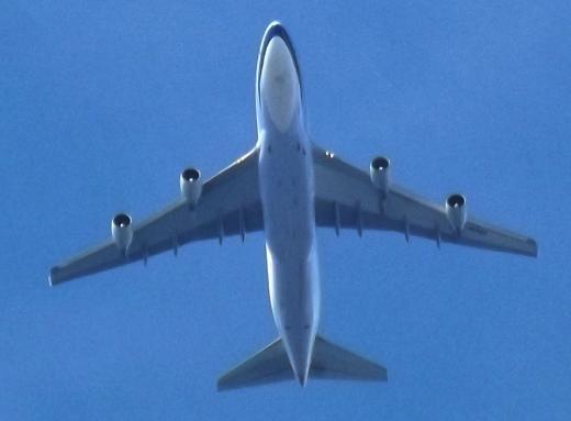 2013-03-bcba-B-747-u00dcberflieger