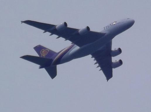 2013-06-aec-Thai-A-380-u00dcberflieger