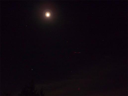 2015-02-20-Mond+Orion mit Jet-Durchflug