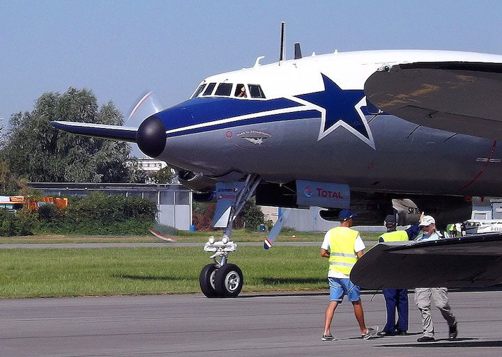 2016-08-fdhka-lockheed-l-10