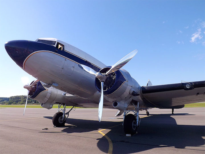 2016-08-flc-douglas-dc-3