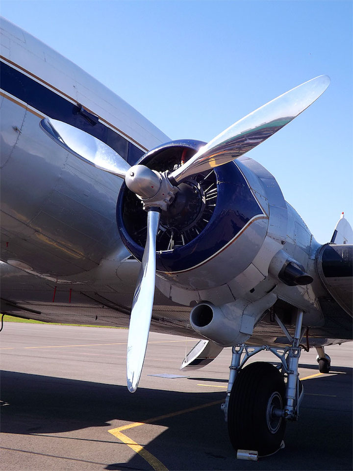 2016-08-fld-douglas-dc-3