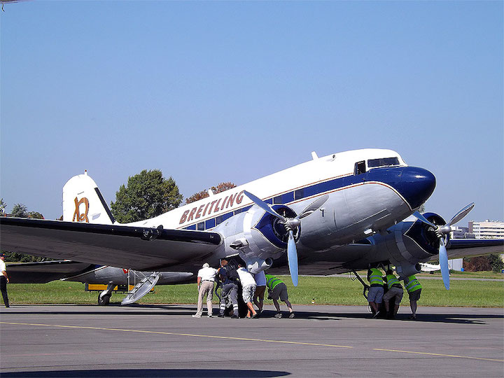 2016-08-flja-douglas-dc-3