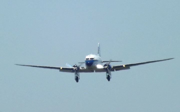 2016-08-flkg-douglas-dc-3