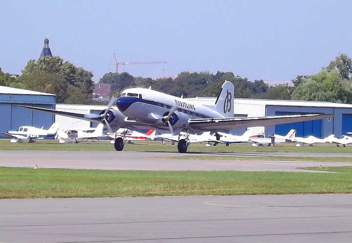 2016-08-flkh-douglas-dc-3