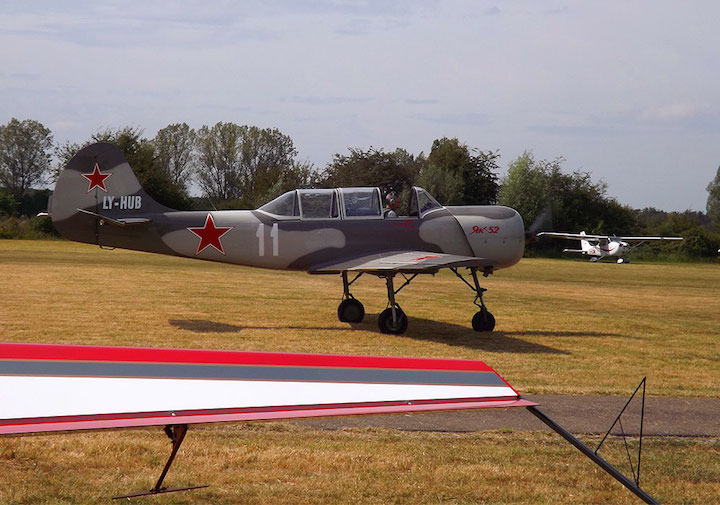 2016-08-hfe-yak-52