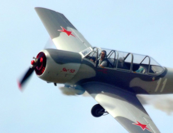 2016-08-hfl-yak-52