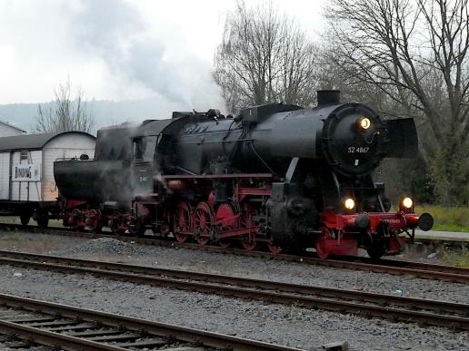 2017-12-ac-Dampflok am Bahnhof Michelstadt