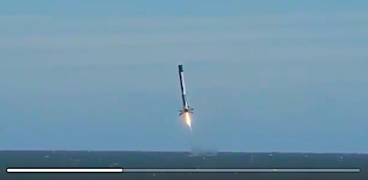 2018-falcon9-water-landing-bc