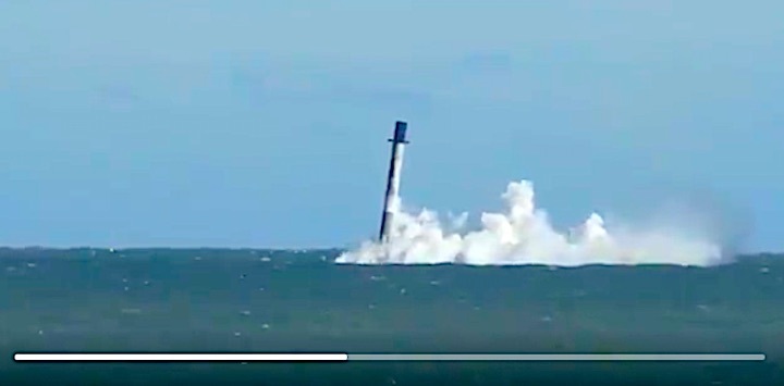 2018-falcon9-water-landing-bf