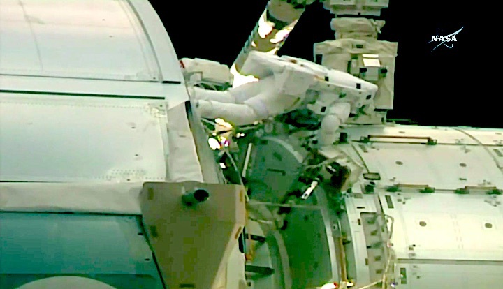 2018spacewalk-us-ahi-2