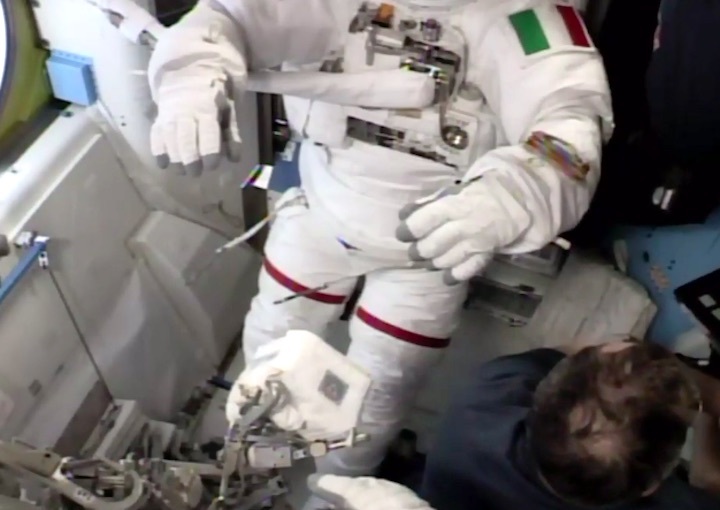 2019-iss-eva60-dkm