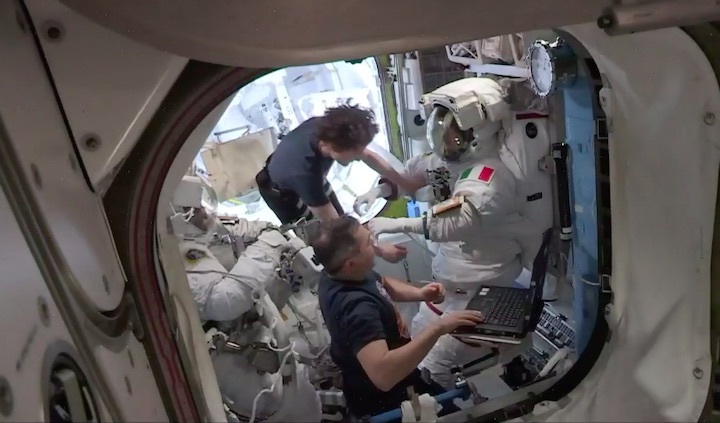 2019-iss-eva60-dko