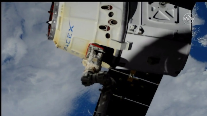 2020-01-7-spacex-dragon-iss-aa