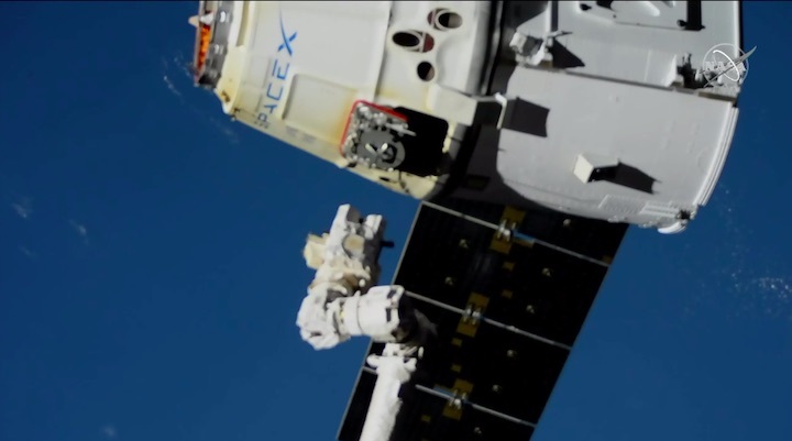 2020-01-7-spacex-dragon-iss-aj