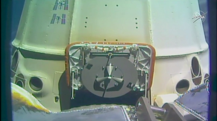 2020-01-7-spacex-dragon-iss-ak