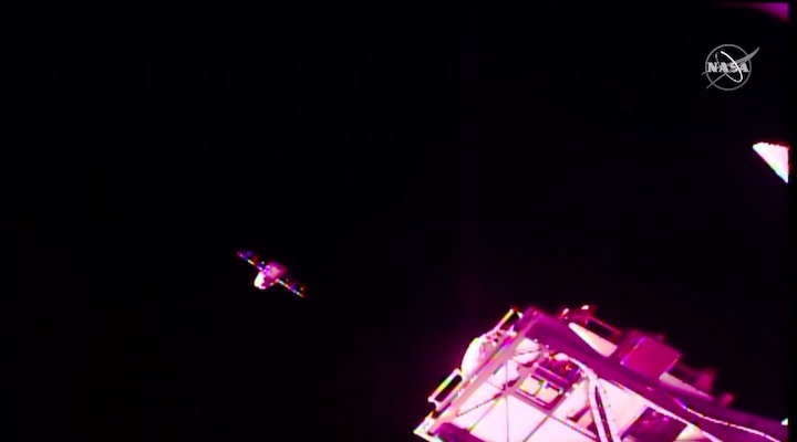 2020-01-7-spacex-dragon-iss-azb