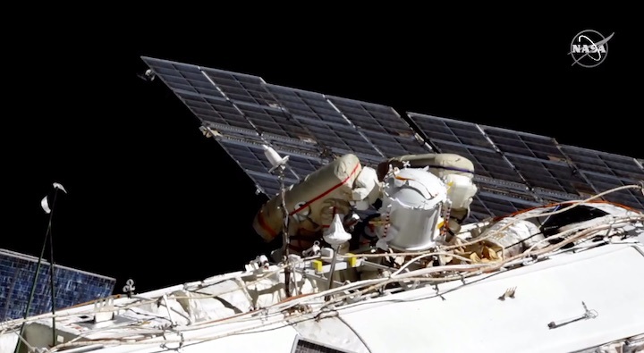 2020-11-russian-spacewalk-47-azr