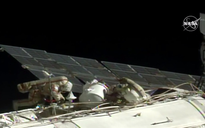 2020-11-russian-spacewalk-47-azu