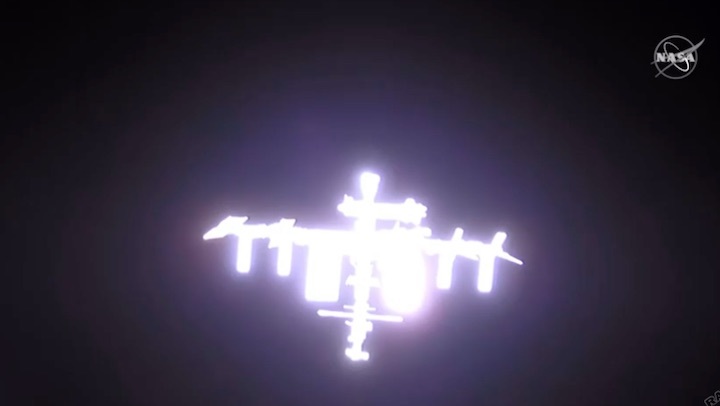 2020-12-crs21-iss-docking-as
