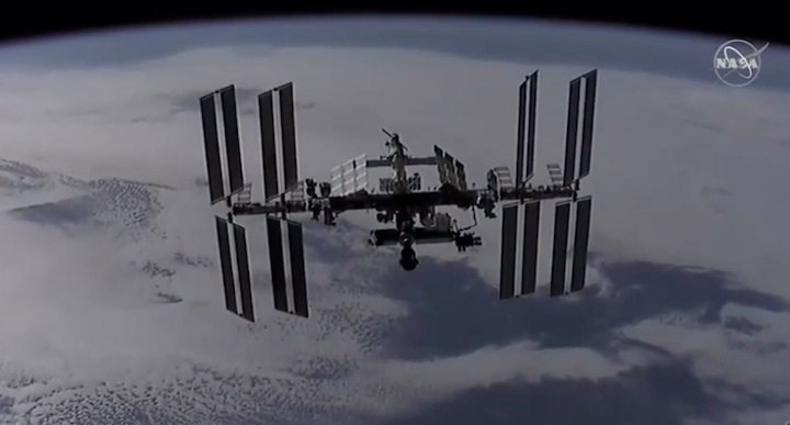 2020-12-crs21-iss-docking-aze