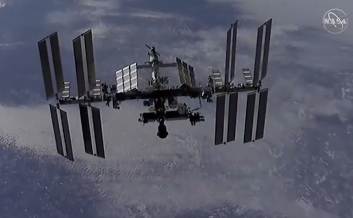 2020-12-crs21-iss-docking-azh