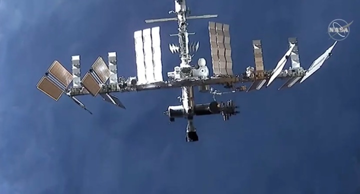 2020-12-crs21-iss-docking-azk