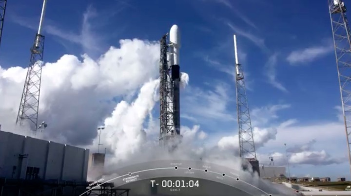 2020-falcon9-siriusxm-ad