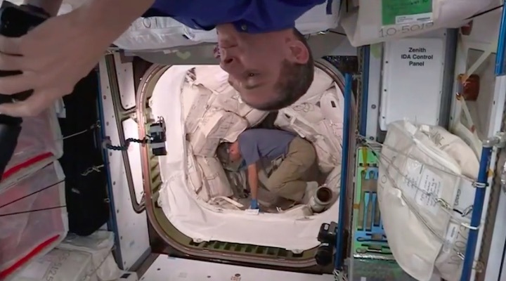 2021-04-24-crew2-iss-hatch-ac