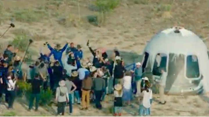 2021-07-20-blueorigin-humanflight-dzb