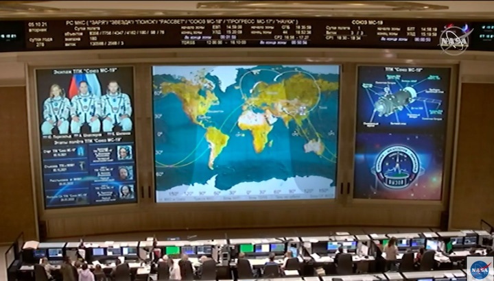 2021-10-5-ms19-iss-docking-aze