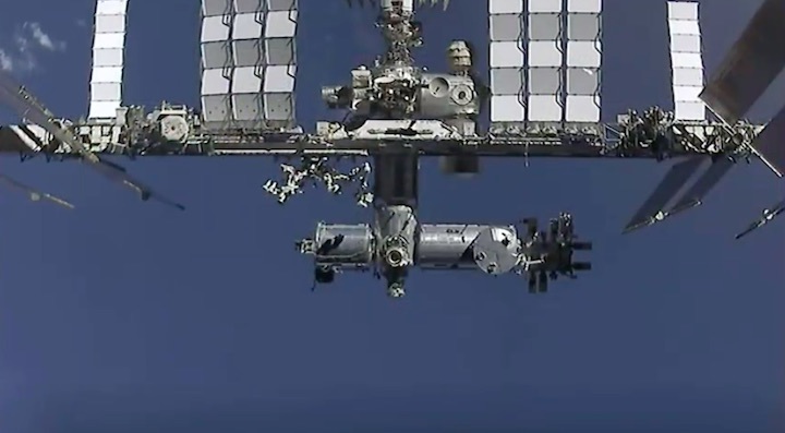 2021-11-8-crew2-abdocking-akj