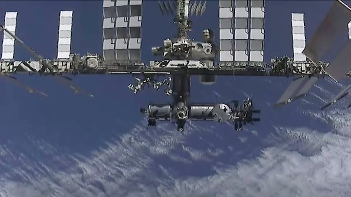 2021-11-8-crew2-abdocking-akl