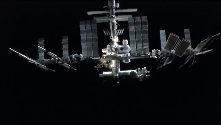 2021-11-8-crew2-abdocking-au