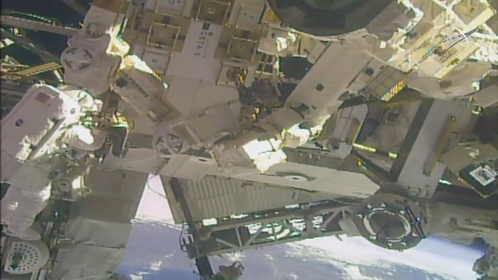 2022-03-15-iss-nasa-eva-av