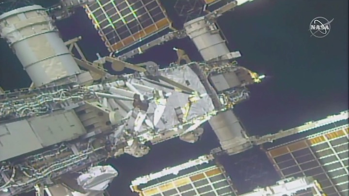 2022-03-15-iss-nasa-eva-ax