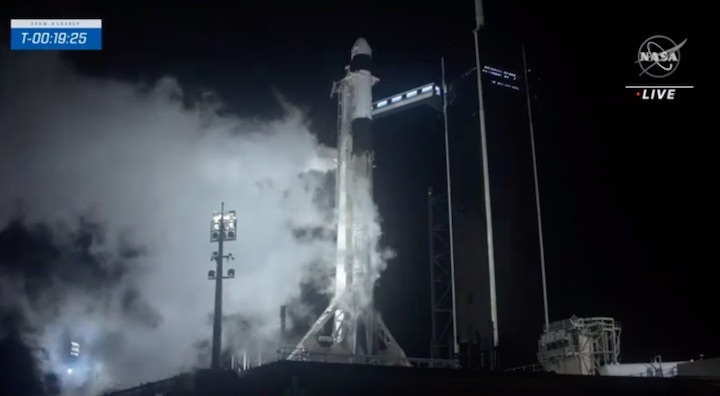 2022-04-crew4-launch-bc