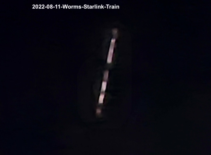 2022-08-11-worms-starlink-train