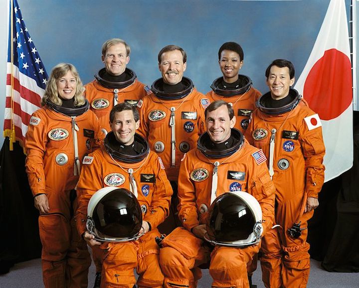 746px-sts-47-crew