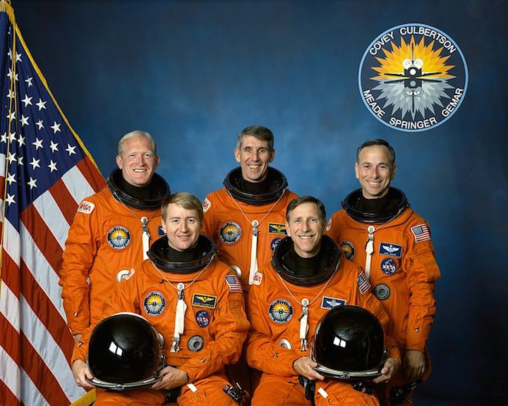 750px-sts-38-crew