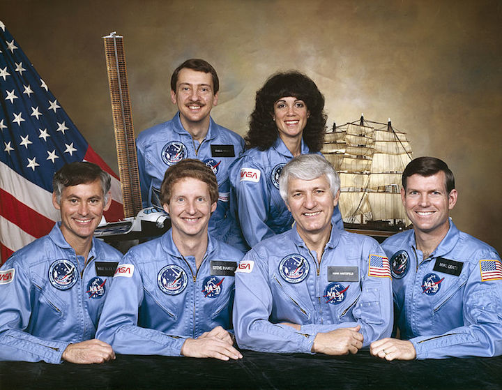 772px-sts-41-d-crew