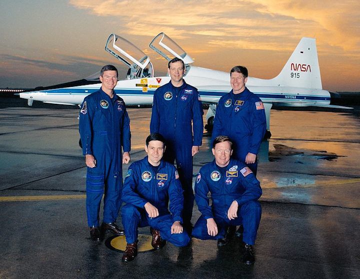 773px-sts-41-crew