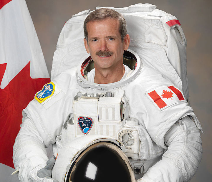 800px-chris-hadfield-2011