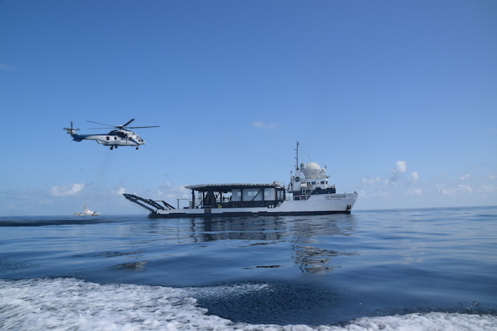 air-center-airbus-h225-rescue-ship-with-crew-dragon-steffany-hinkebein-photo-crewdragon-img-1979