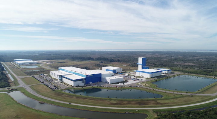 blue-origin-new-glenn-factory-2021-copy-879x485-1