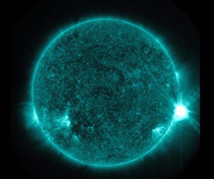 blue-sun-flare2