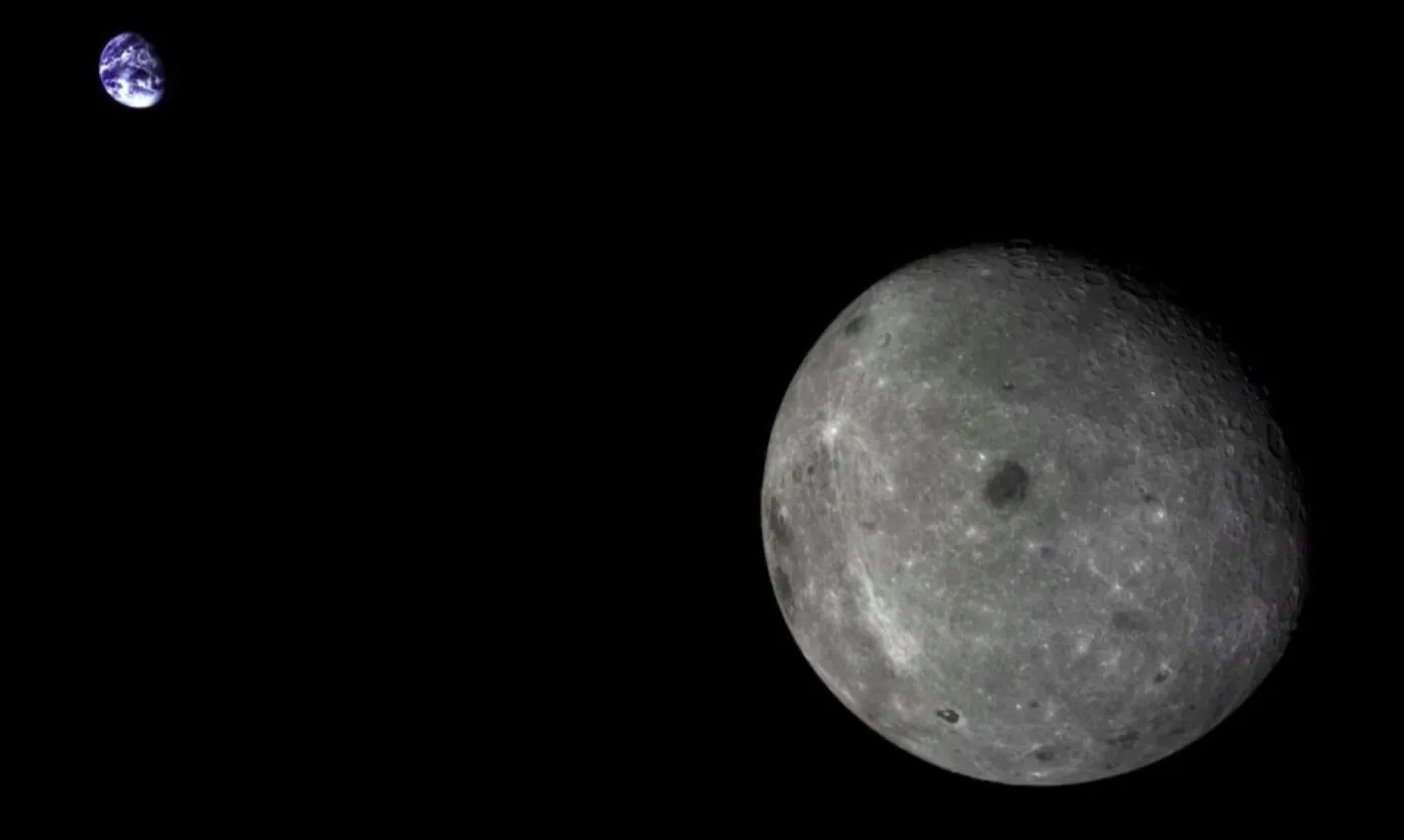 change5t1-2014-far-side-moon-earth-cas-0-1