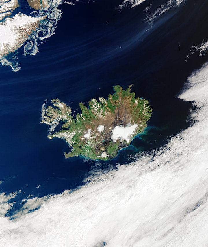 cloud-free-iceland-pillars