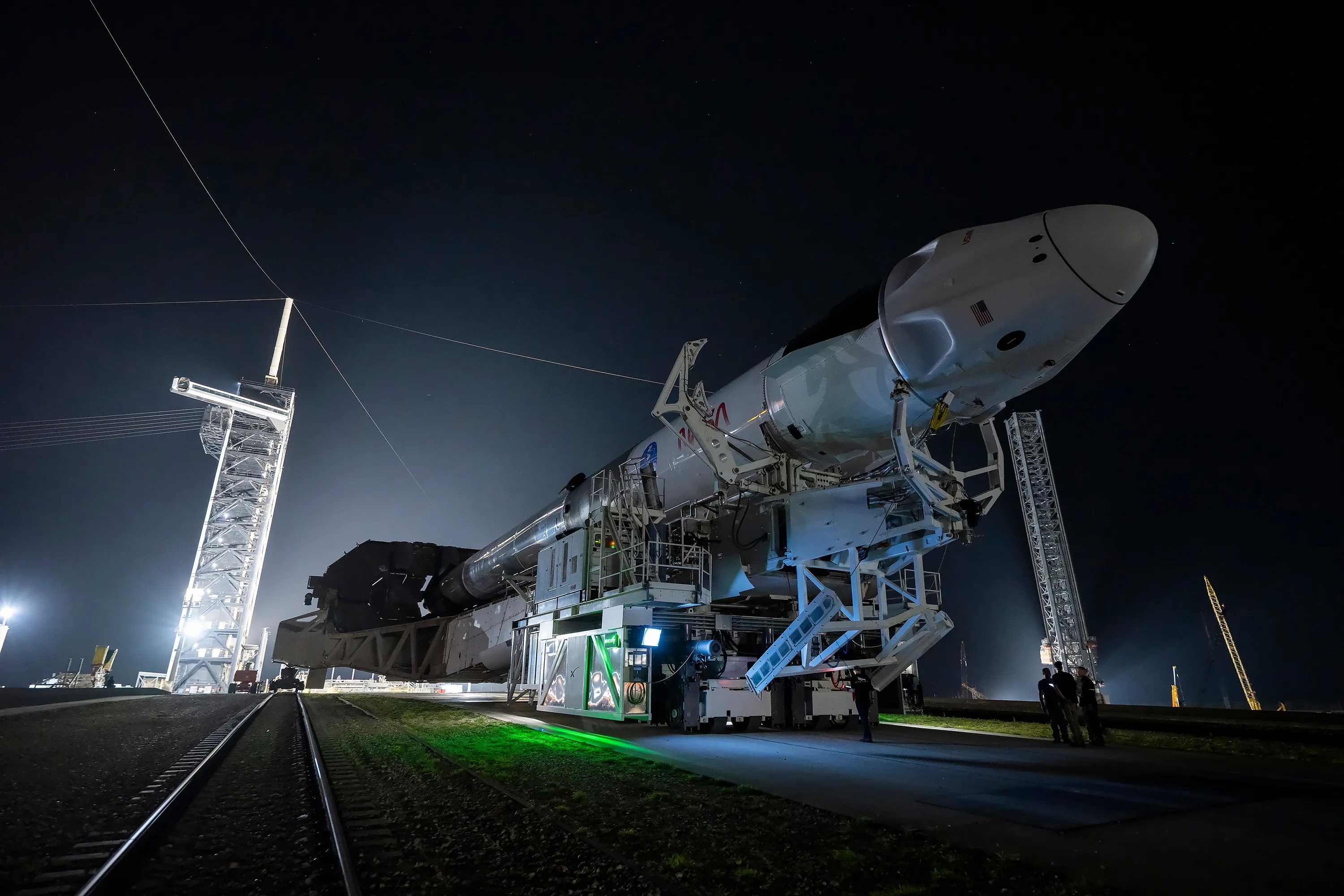 crew-11-rollout-072725-dsc-4013