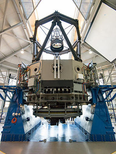 discovery-telescope-indoor